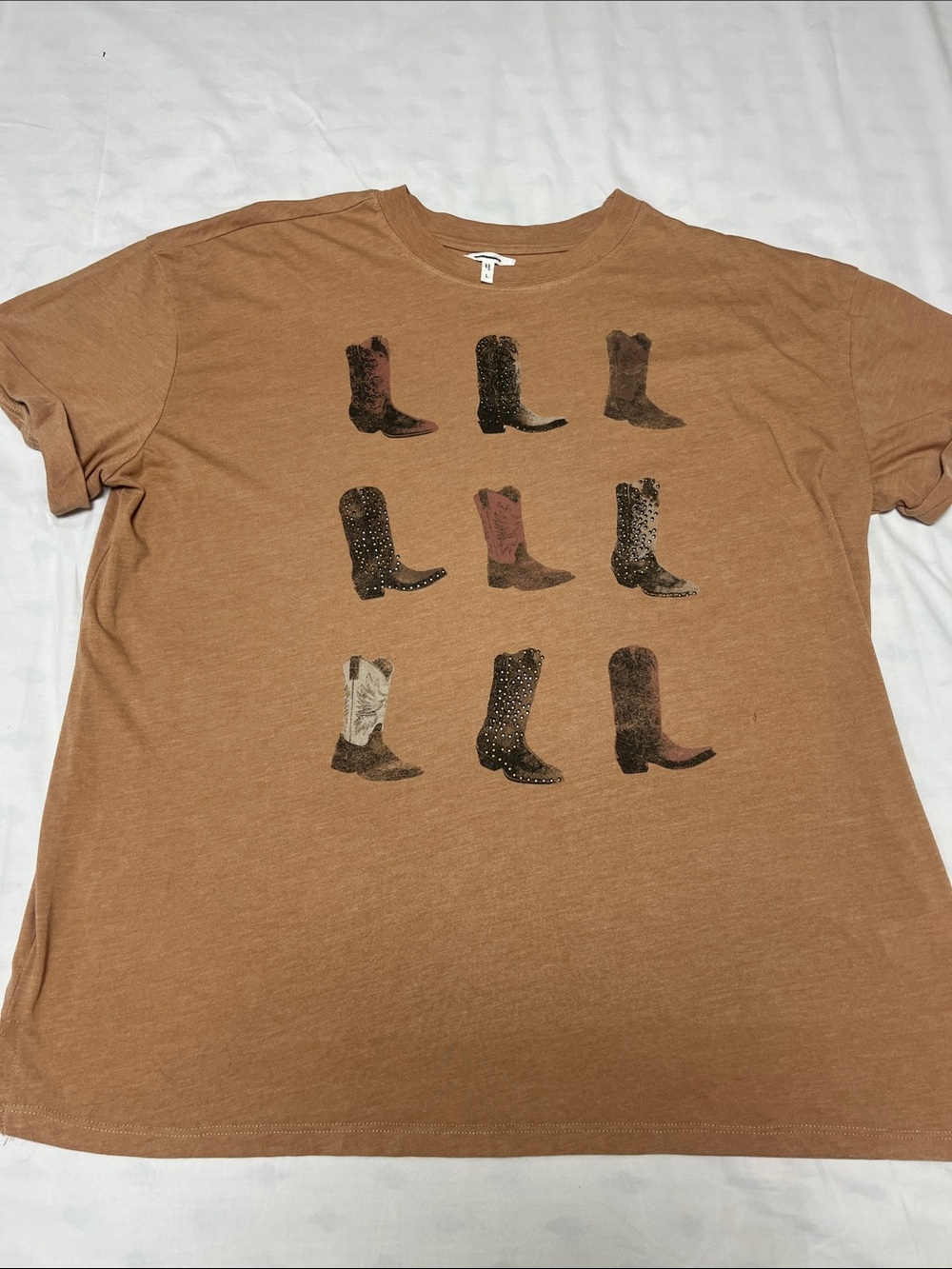 Graphic Studded Cowgirl Maurice’s Tee. Size Large